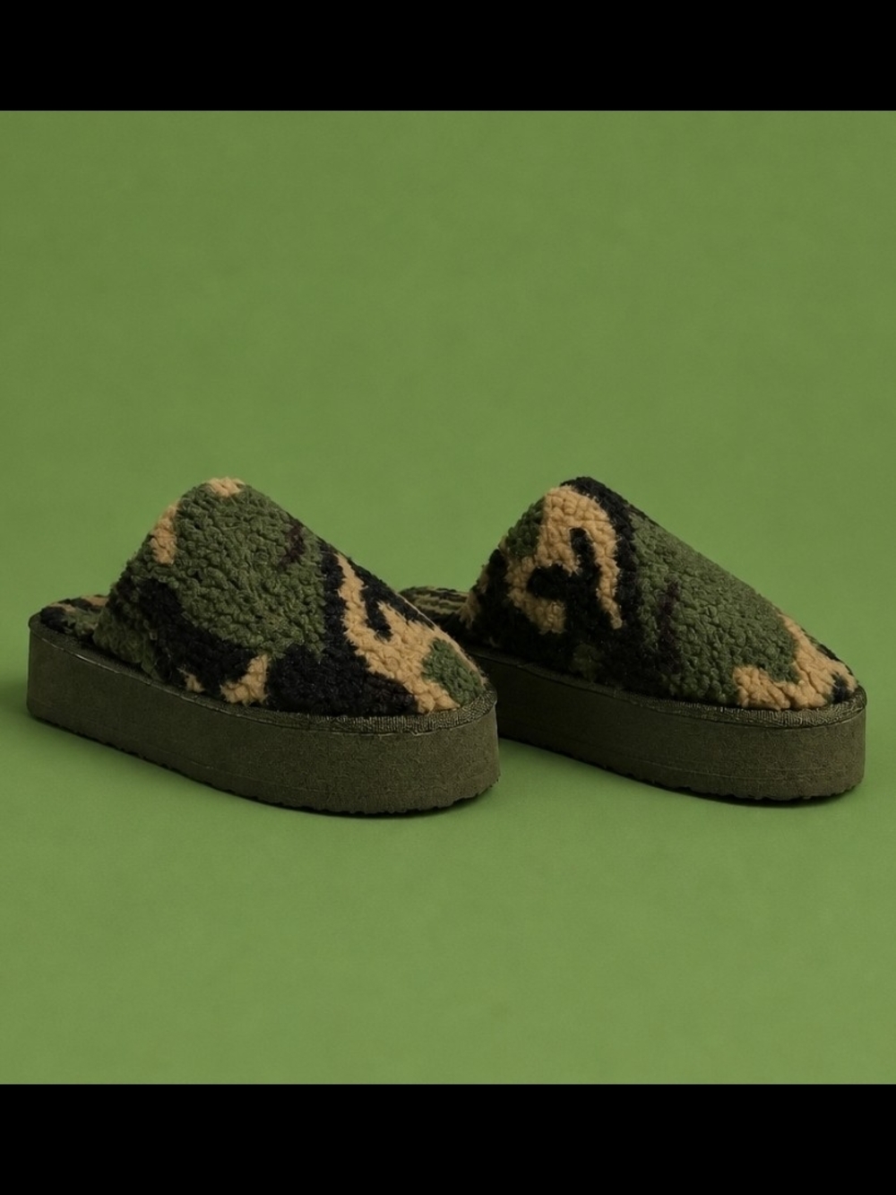 Cozy Camouflage Sherpa Mule - Olive/Black/Tan